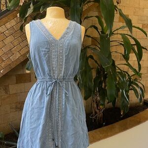 Knox Rose Blue Embroidered Sleeveless Top